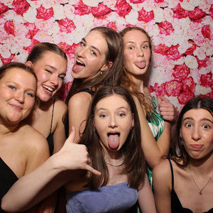 Meet your Posher, Ella